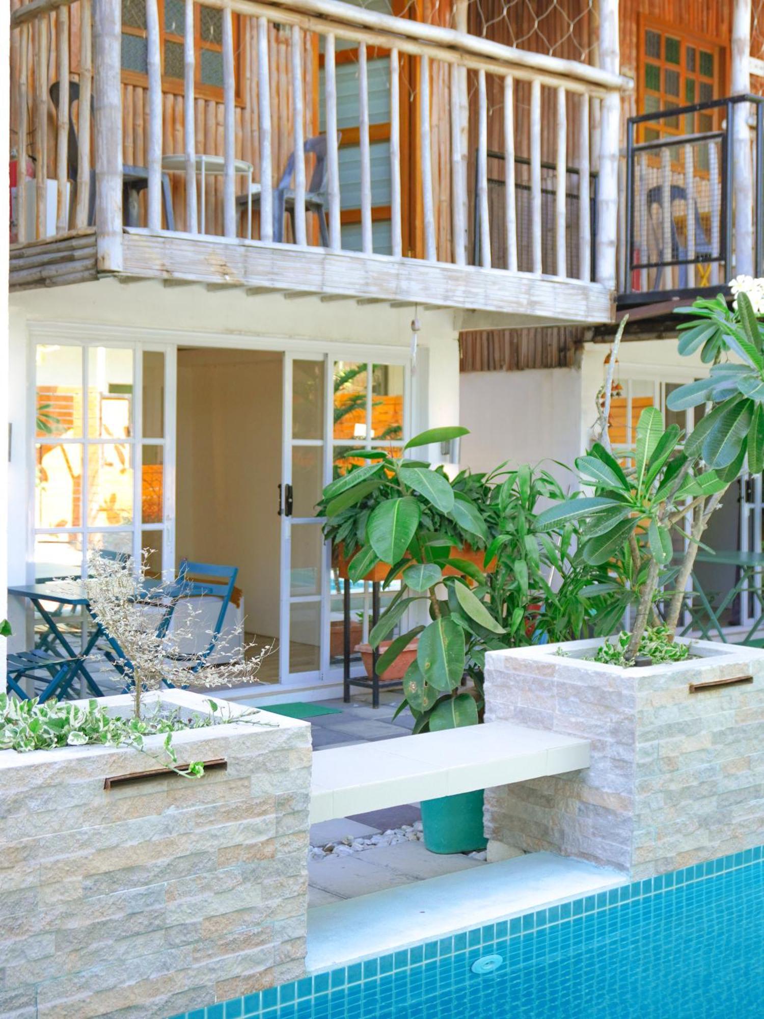 Urban Oasis Resort, Tarlac Exterior photo